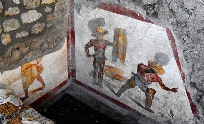La cruenta lucha entre dos gladiadores, último fresco hallado en Pompeya