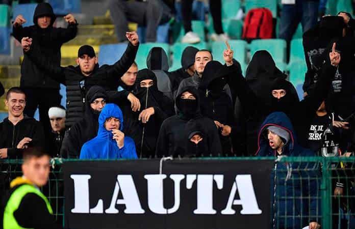 Fanáticos búlgaros corearon insultos racistas contra jugadores ingleses / Foto: EFE