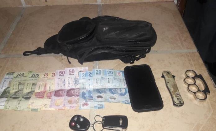 Capturan a dos presuntos extorsionadores en Valles; exigían dinero a una joven para no difundir fotos íntimas