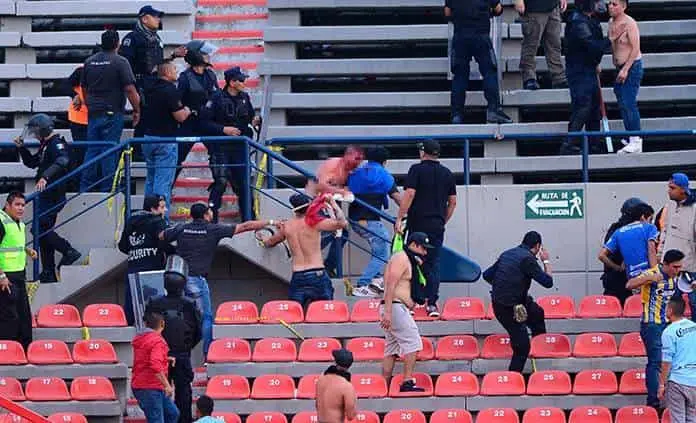 Avalan reforma contra violencia en los estadios