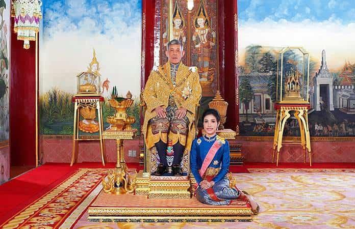 El rey de Tailandia despojó de sus títulos a la mujer que había nombrado consorte / Foto: AP