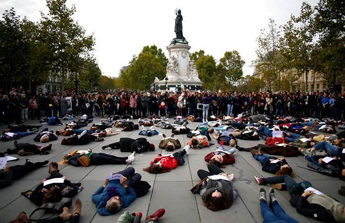 Mujeres protestan contra la violencia doméstica en París / Foto: AP