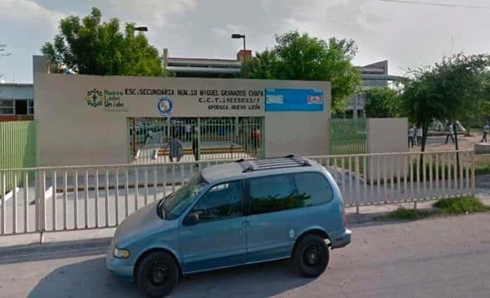 Reincorporan a alumno expulsado por vivir con tío homosexual en Nuevo León