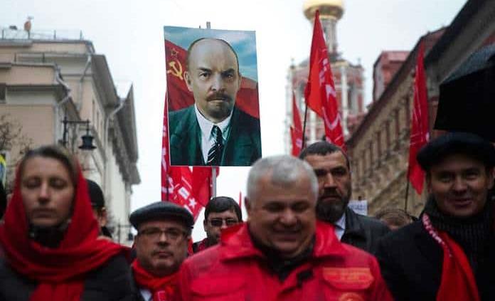 Los comunistas rusos conmemoran el aniversario de la Revolución Bolchevique