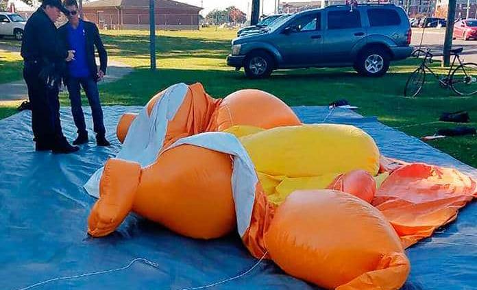 Era una cuestión del bien contra el mal, argumenta hombre que atacó el globo “bebé Trump”