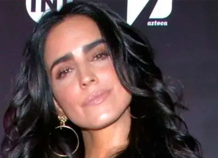 Barbara de Regil reta a Alana Flores en el ring