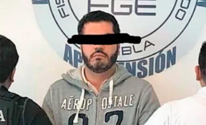 Detienen en aeropuerto de CDMX a edil de Tehuacán por supuesto desvío