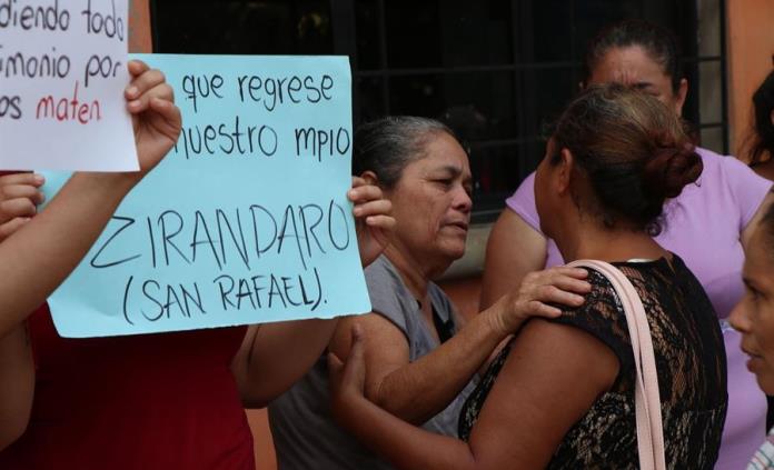 Pobladores del sur de México, obligados a huir por irrupción de los cárteles
