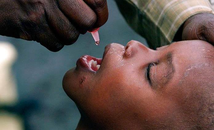 Reportan más casos de polio vinculados a vacuna en países africanos