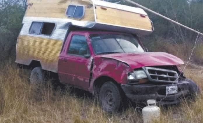 Vuelca camioneta en Rayón; conductor sufrió raspones