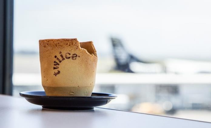 Air New Zealand sirve sus cafés en tazas comestibles para reducir la basura