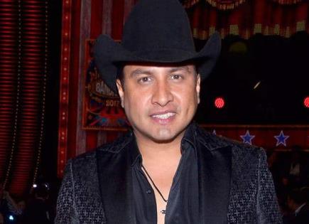 Julión Álvarez dona colchones por inundaciones en Reynosa