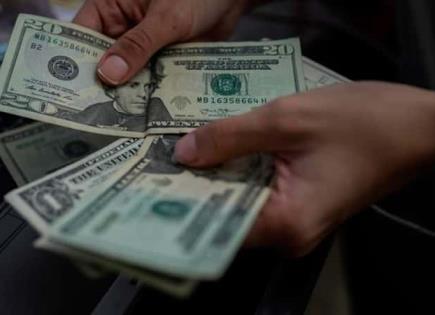 Dólar abre la semana en 17.06 pesos al mayoreo 