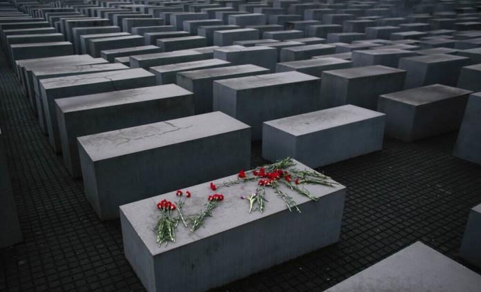 Familia alemana dueña de Krispy Kreme y Dr. Pepper dona millones a sobrevivientes de Holocausto