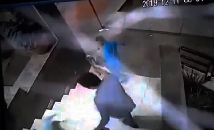 VIDEO: Golpean con martillo y apuñalan a hombre durante asalto en Guanajuato