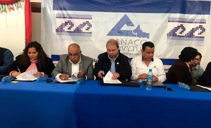 Reclaman al fiscal Federico Garza la falta de abogados