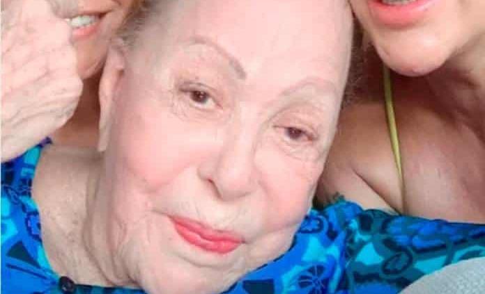 Silvia Pinal aparece sin maquillaje