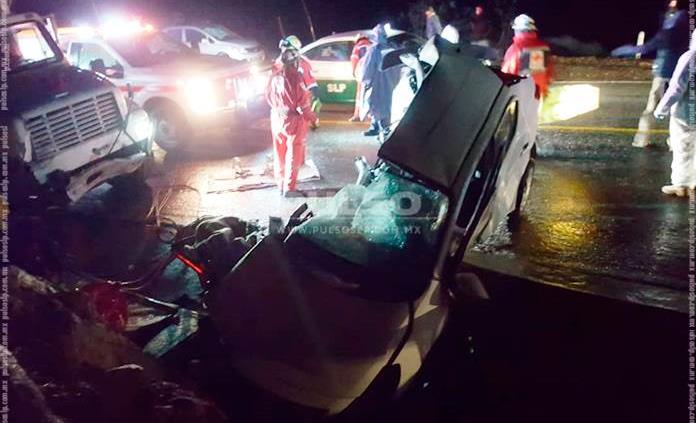 Mueren dos personas en aparatoso choque en la carretera a Guadalajara