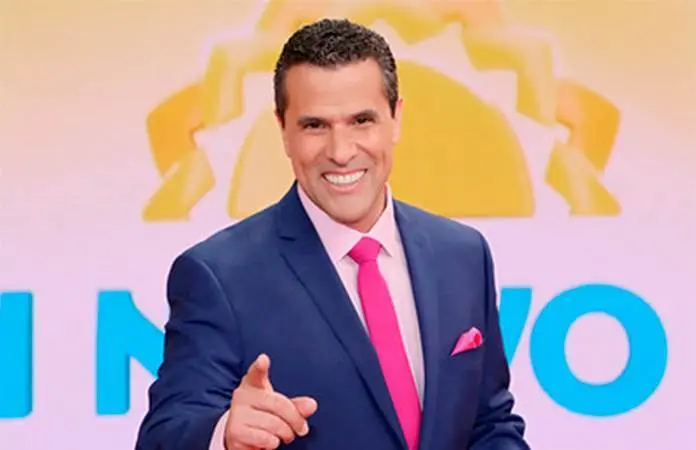 Marco Antonio Regil confiesa la triple traición de Chespirito