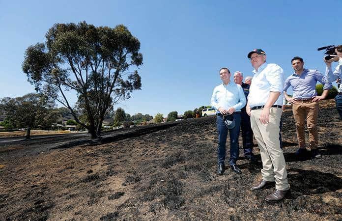 El primer ministro de Australia, Scott Morrison, visitó la zona de los incendios / Foto: AP