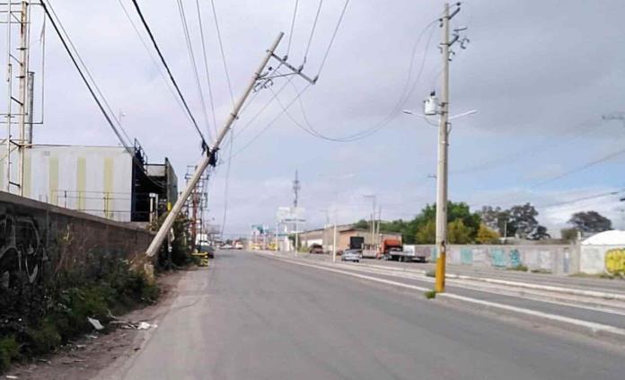 Suma CFE 250 reportes de cortes de energía eléctrica en casas, comercios y pozos de agua a causa del viento
