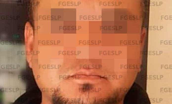 Arrestan a individuo que le cortó los dedos de la mano a un hombre porque despidió a su familiar