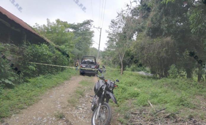 Asesinan a un hombre frente a un jardín de niños en Tamazunchale