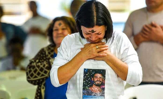 Familias de víctimas piden justicia en primer año de tragedia de Brumadinho, Brasil