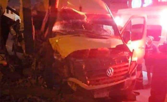 Beodo conductor se estampa contra un poste