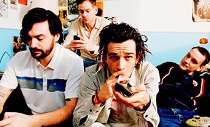 Vocalista de The 1975 es hospitalizado por fuerte enfermedad