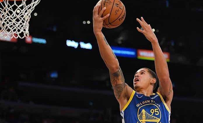 El mexicano Toscano debuta con los Warriors en la NBA