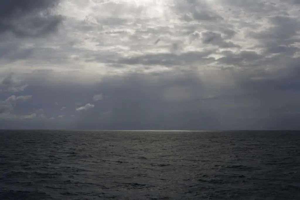 Naufragio de bote con migrantes deja 15 egipcios muertos en Libia