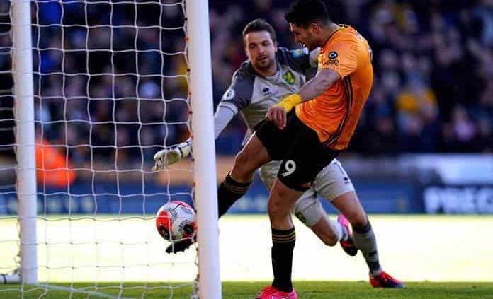 Raúl Jiménez se une a la exhibición de Jota y baten al colista de la Premier