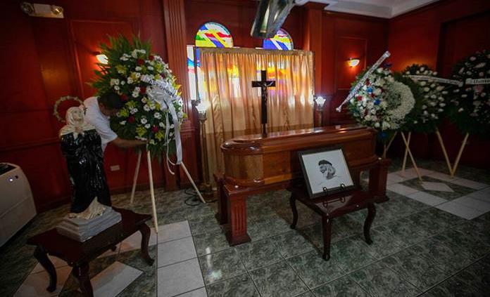 Sandinistas y disidentes se enfrentan en misa en honor a Ernesto Cardenal
