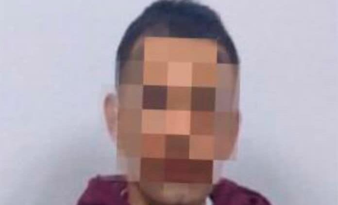 Detienen a ladrón en unidad del transporte público en el barrio de San Sebastián