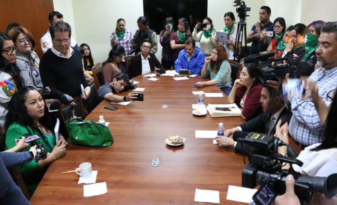 Posponen otra vez dictamen sobre aborto legal, por falta de quórum