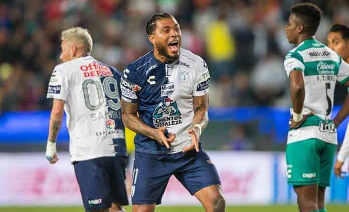 Kazim Richards le da triunfo a Pachuca sobre Santos Laguna