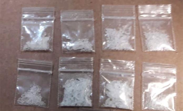 Varias dosis de drogas fueron aseguradas por la FME; hay tres detenidos