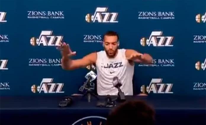 Jugador de la NBA que dio positivo por coronavirus, se burló de la enfermedad frente a reporteros