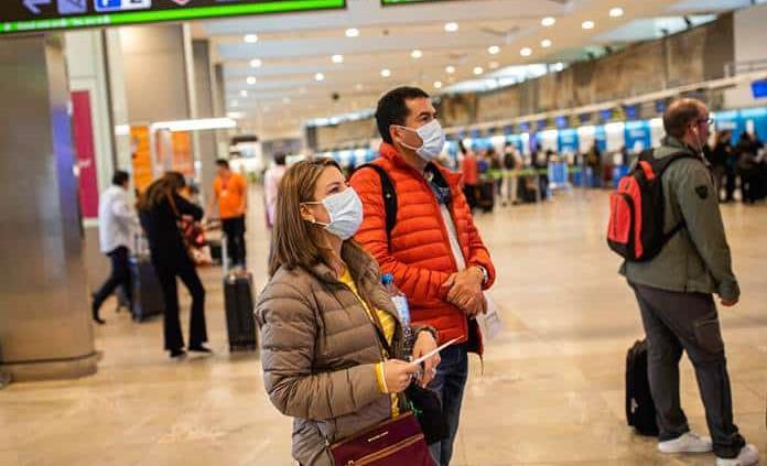 Colombia prohíbe el ingreso de viajeros del exterior por 30 días