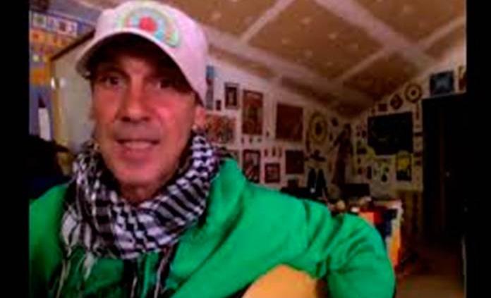 Manu Chao sale a la luz y se cuela en la casa de sus fans