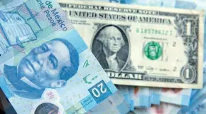 D&oacute;lar se cotiza abajo de los 18 pesos