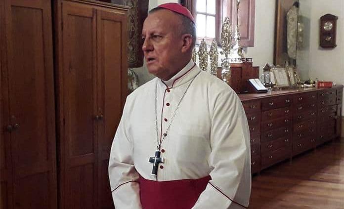 Amonestarán a curas que abrieron templos por Domingo de ramos
