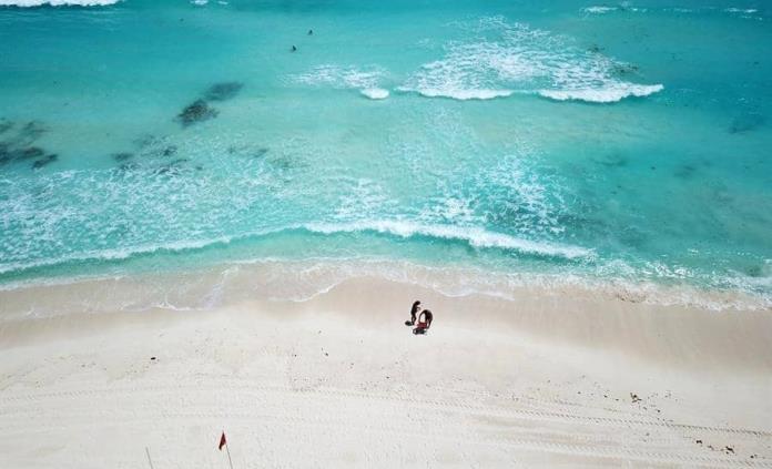 Pide AMLO no ir a playas durante emergencia; alistan recomendación legal