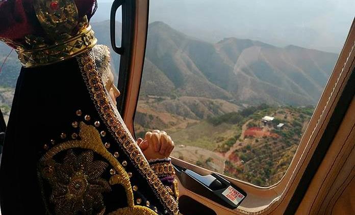 La Virgen de Dolores sobrevuela Querétaro para bendecir a los pueblos frente a la pandemia