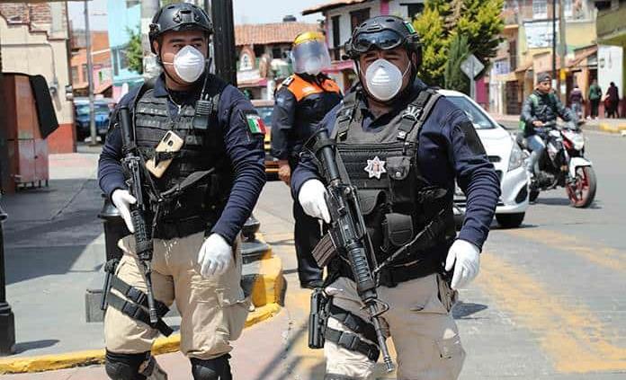 Inútil el uso de guantes y cubrebocas para protegerse del Covid-19: Salud