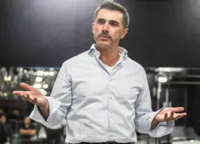 Sergio Mayer revela indiscreción sobre la paternidad de Alexis Ayala en conferencia de prensa