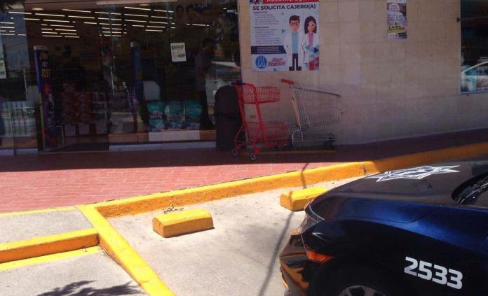 Maleantes armados perpetran robo en farmacia de Cordillera Himalaya