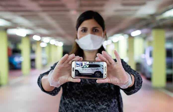La ginecóloga Silvana Bonino, de Barcelona, denunció una pintada en su coche en la que se la tildaba de rata contagiosa / Foto: EFE