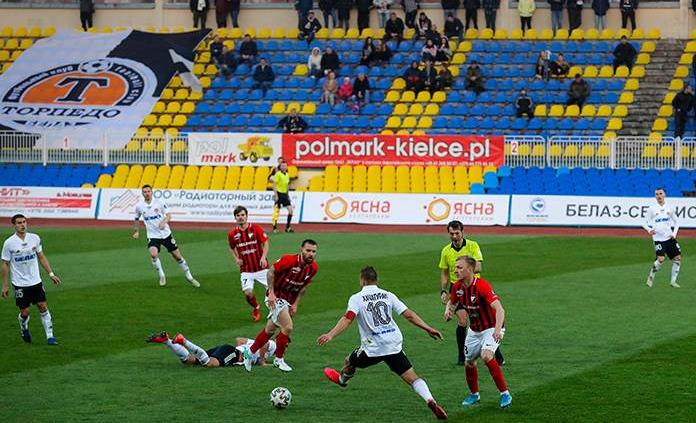 Bielorrusa pospone fútbol femenino; liga masculina continúa